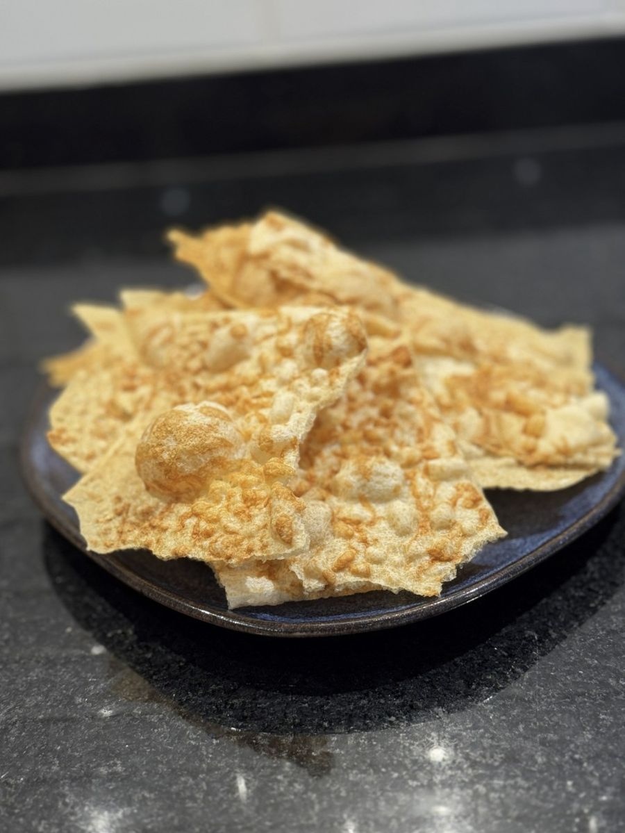 Lascas de Polvilho com Parmesão Amada Fornada