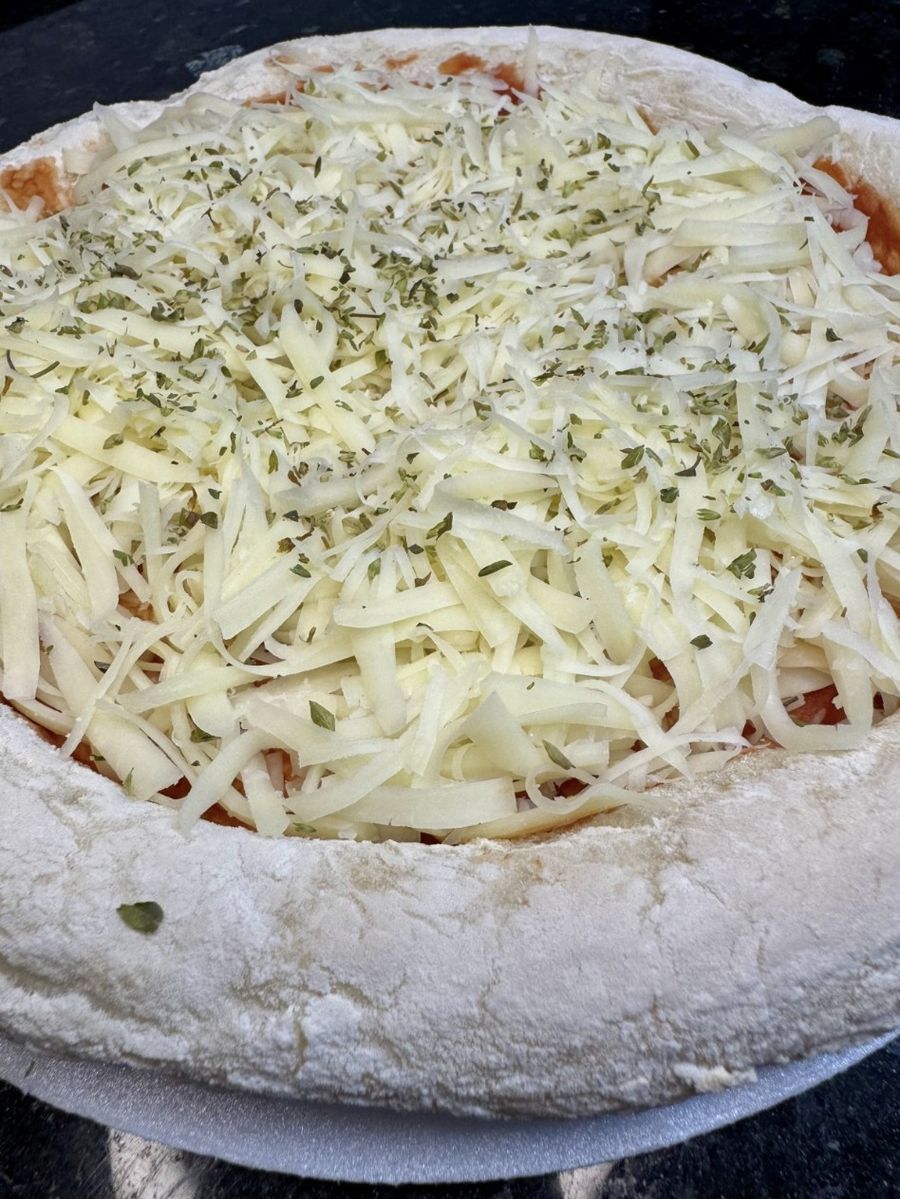 Pizza Mussarela congelada Amada Fornada